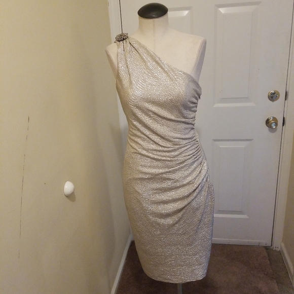 Maggy London Dresses & Skirts - Dress